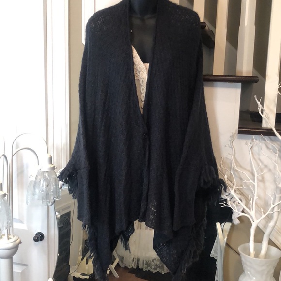 So light -Wooden Ships Navy Lace Patterned Soft Poncho, Fringe, Sleeves, Sweater - Picture 13 of 16